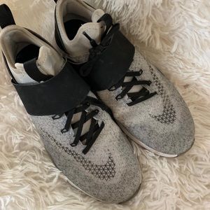 Women’s Nike Air Zoom Strong